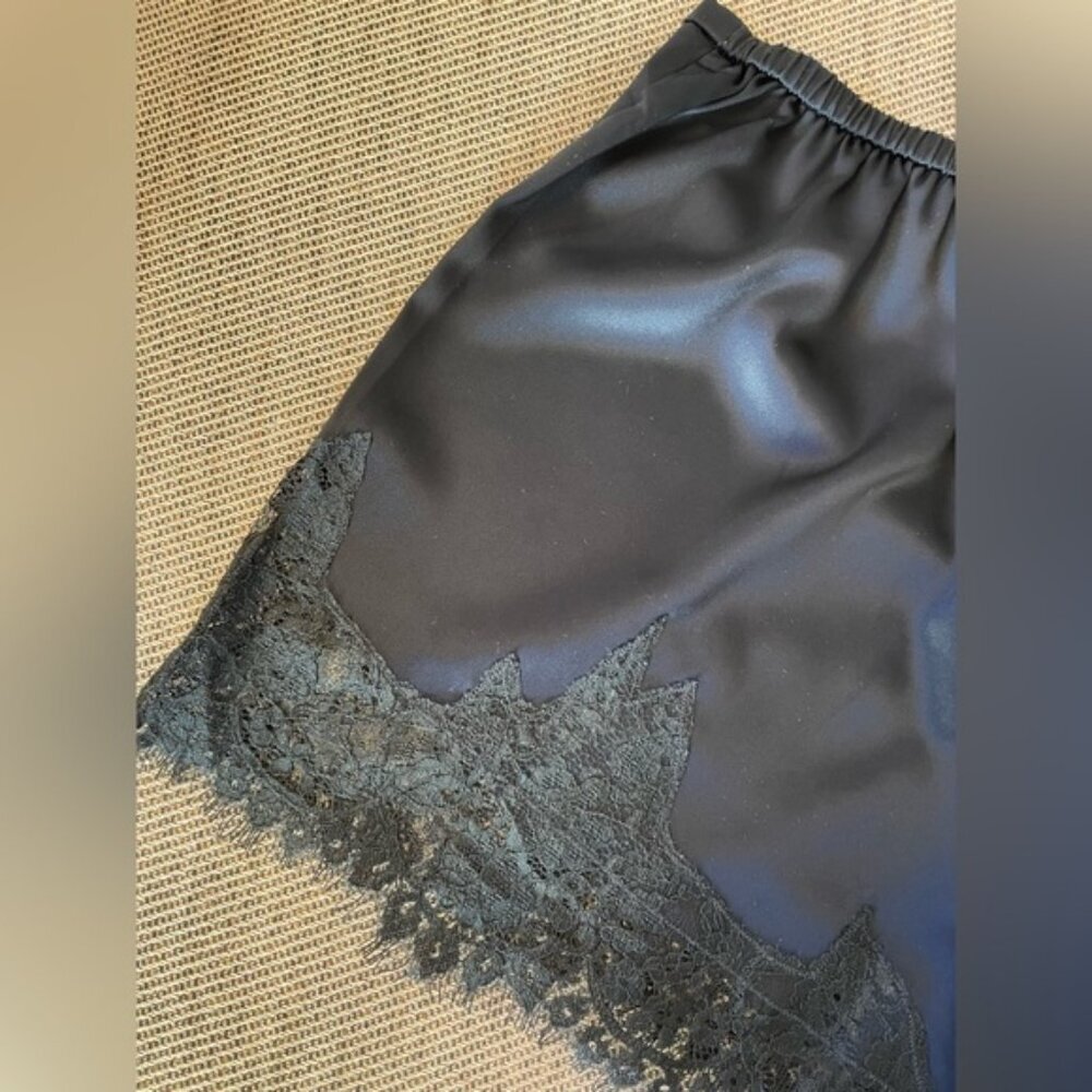 NEW Reformation Fern Midnight Navy Lace Trim Satin Shorts Elastic Waist | US S - Picture 11 of 11